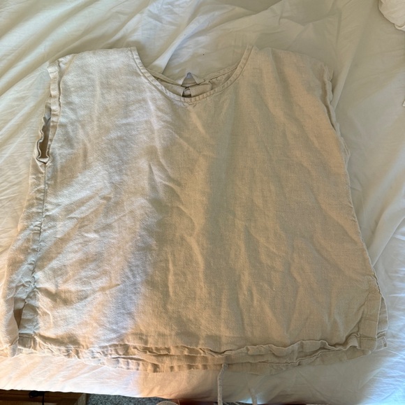 Elizabeth Suzann linen top - Picture 1 of 4